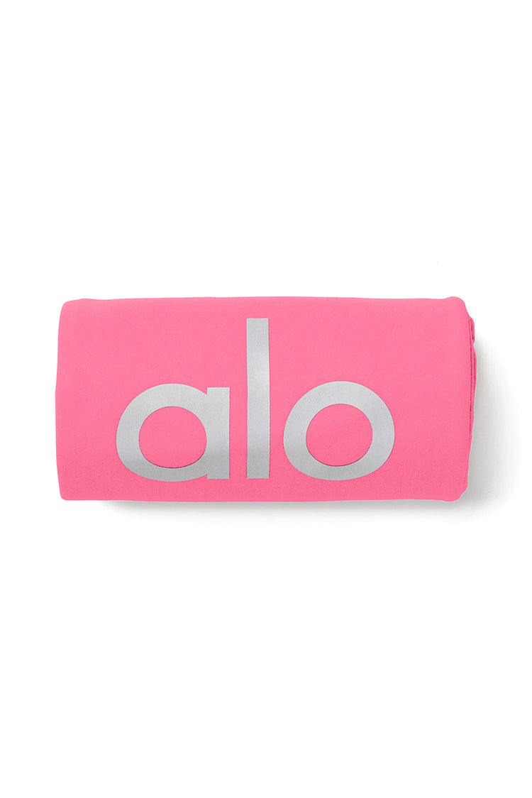 hot pink alo yoga mat: keep or return?!?!?! 🎀 #aloyogamat